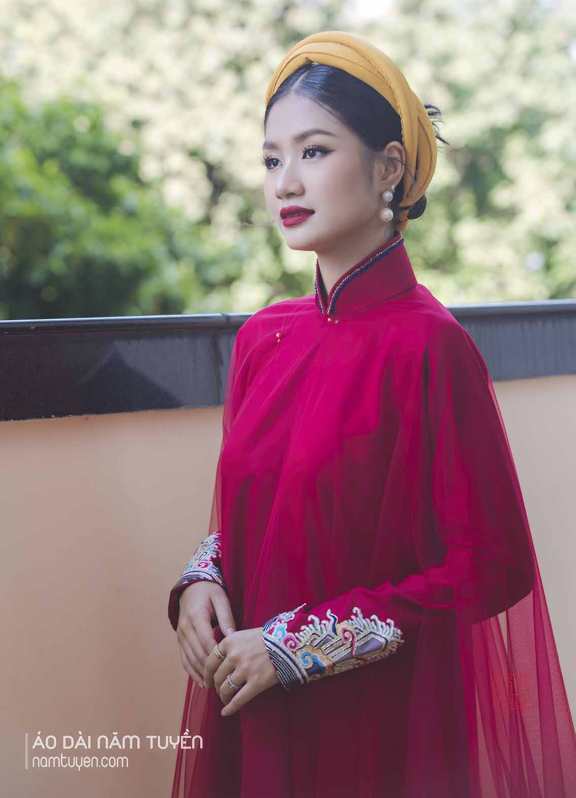 Áo Choàng Đỏ Ren Chân Khoác Ngoài Áo Dài Nữ