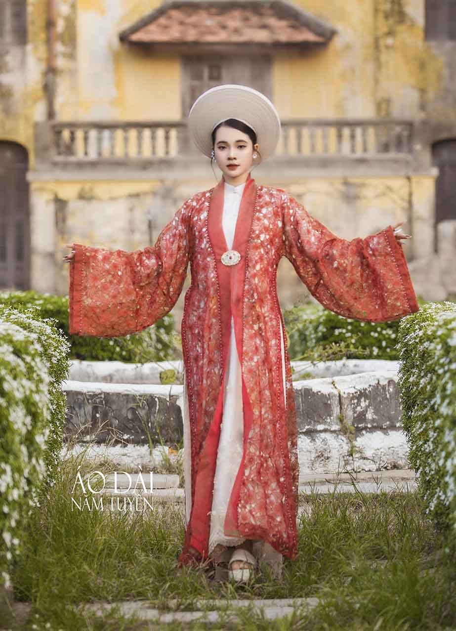 Áo Choàng Cô Dâu Ren Hoa Màu Đỏ Đô Sang Trọng