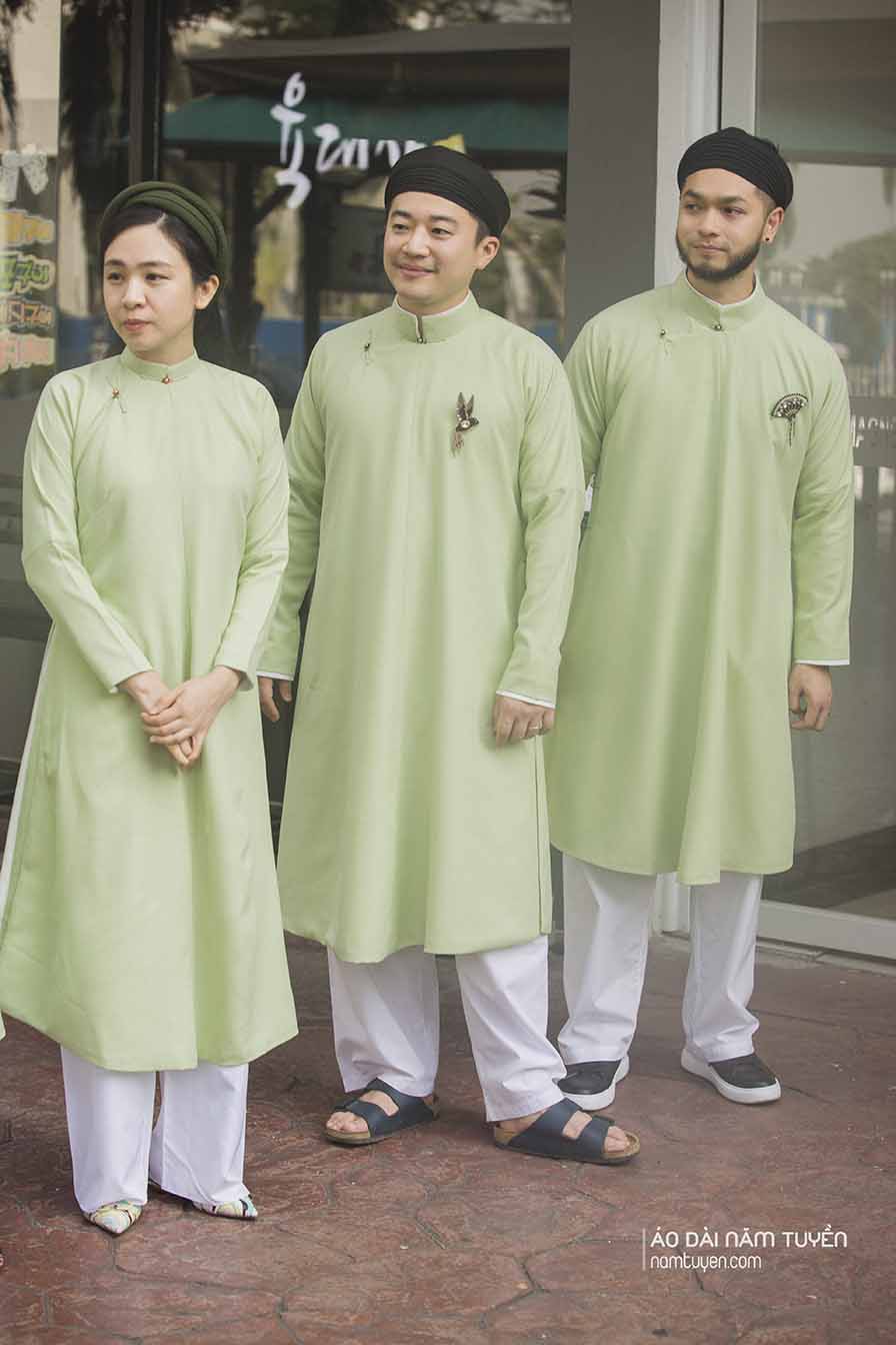 Áo dài nam Ngũ thân màu xanh bơ – Trẻ trung, lịch lãm