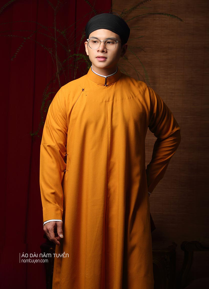 Áo dài nam truyền thống ngũ thân tay chẽn màu vàng đồng