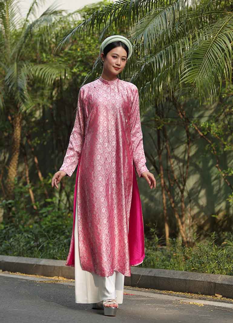 Áo dài ngũ thân nữ lụa Nha Xá hoa cúc hồng phấn chuẩn truyền thống
