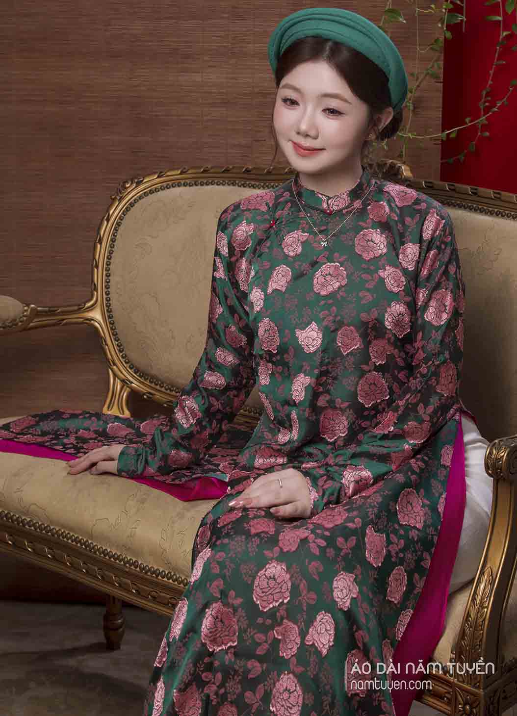 Áo Dài Ngũ Thân Gấm Hoa Hồng – Lót Hồng Sen