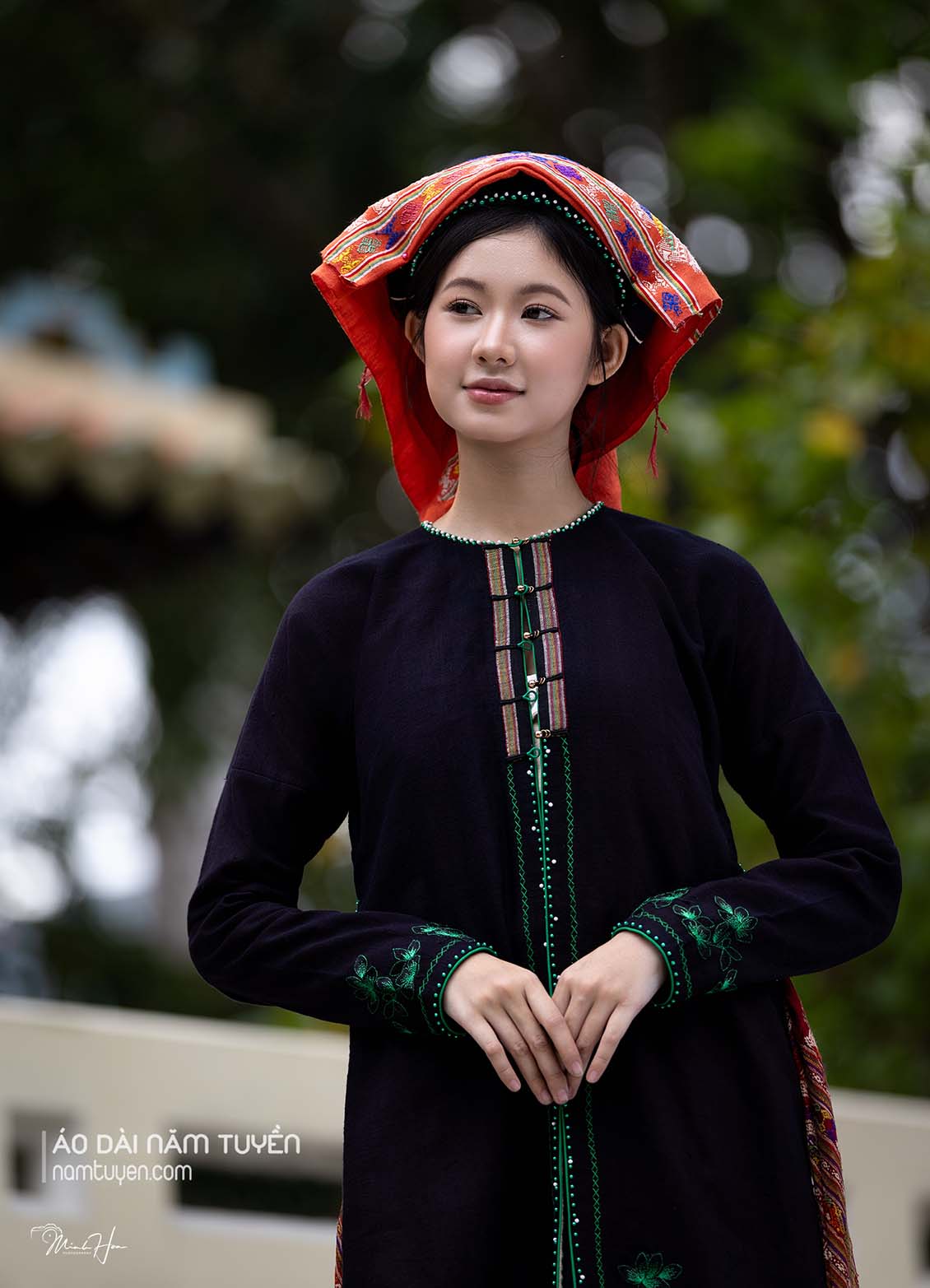 Áo dài ngũ thân nam và trang phục dân tộc nữ – bộ đôi di sản