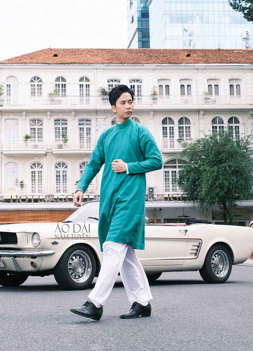Áo dài nam ngũ thân tay chẽn vải gai màu xanh ngọc bích