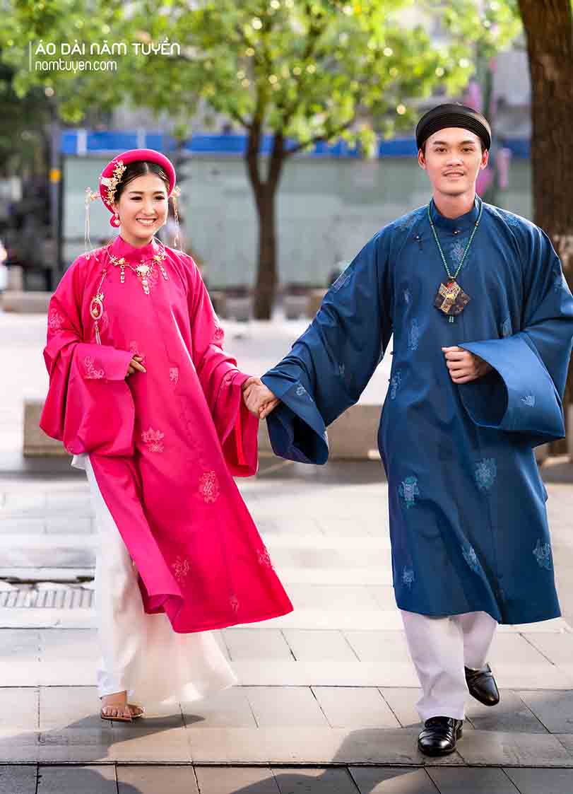 Áo tấc nữ màu hồng thêu họa tiết – Việt phục rạng rỡ cho bộ hình cưới