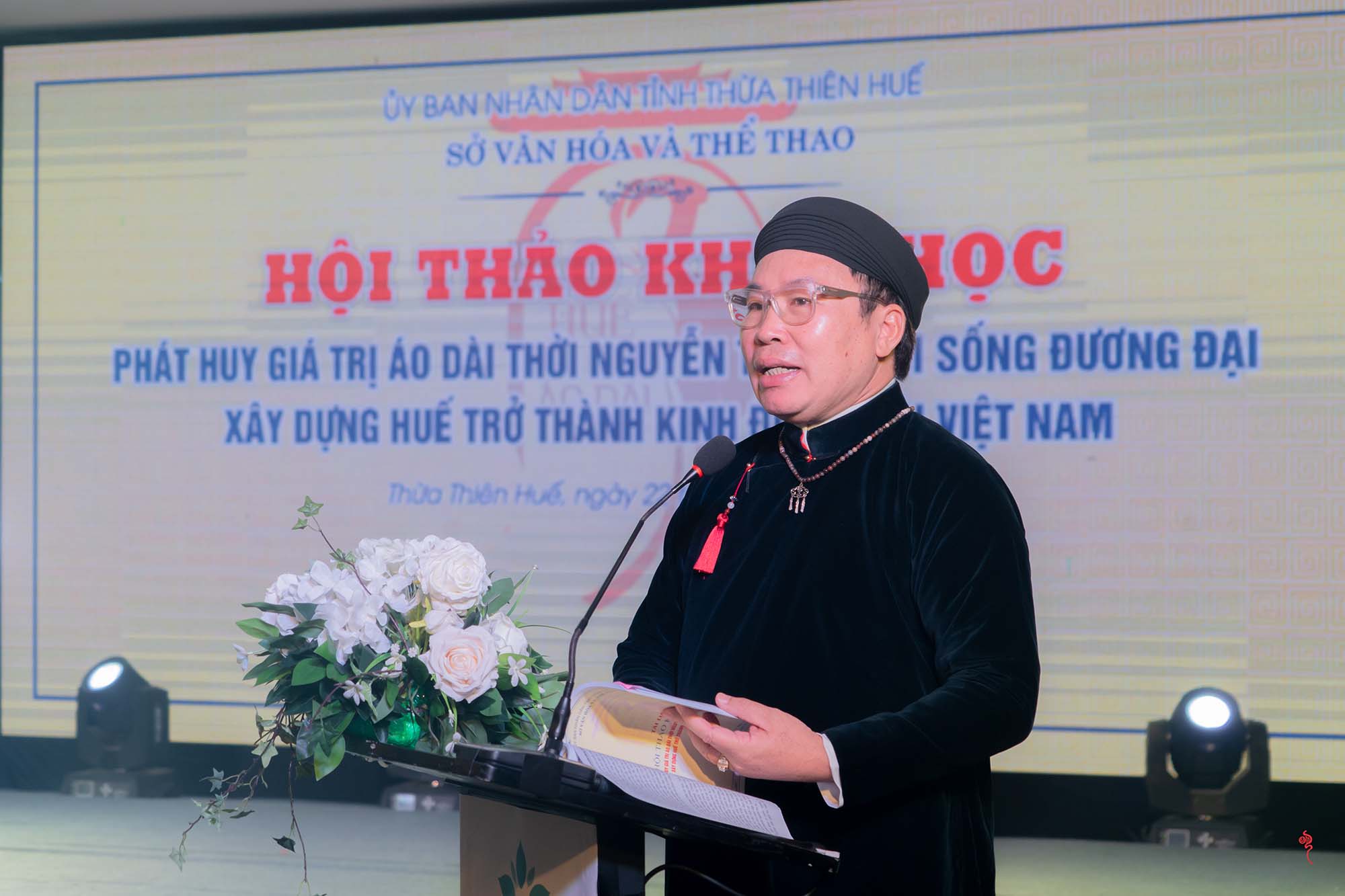 Làm thế nào để phát triển Áo dài ngũ thân truyền thống trở lại?