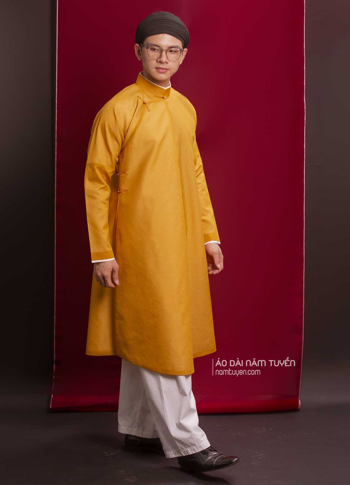 Áo dài nam Sa Hàn vàng đồng ngũ thân tay chẽn truyền thống