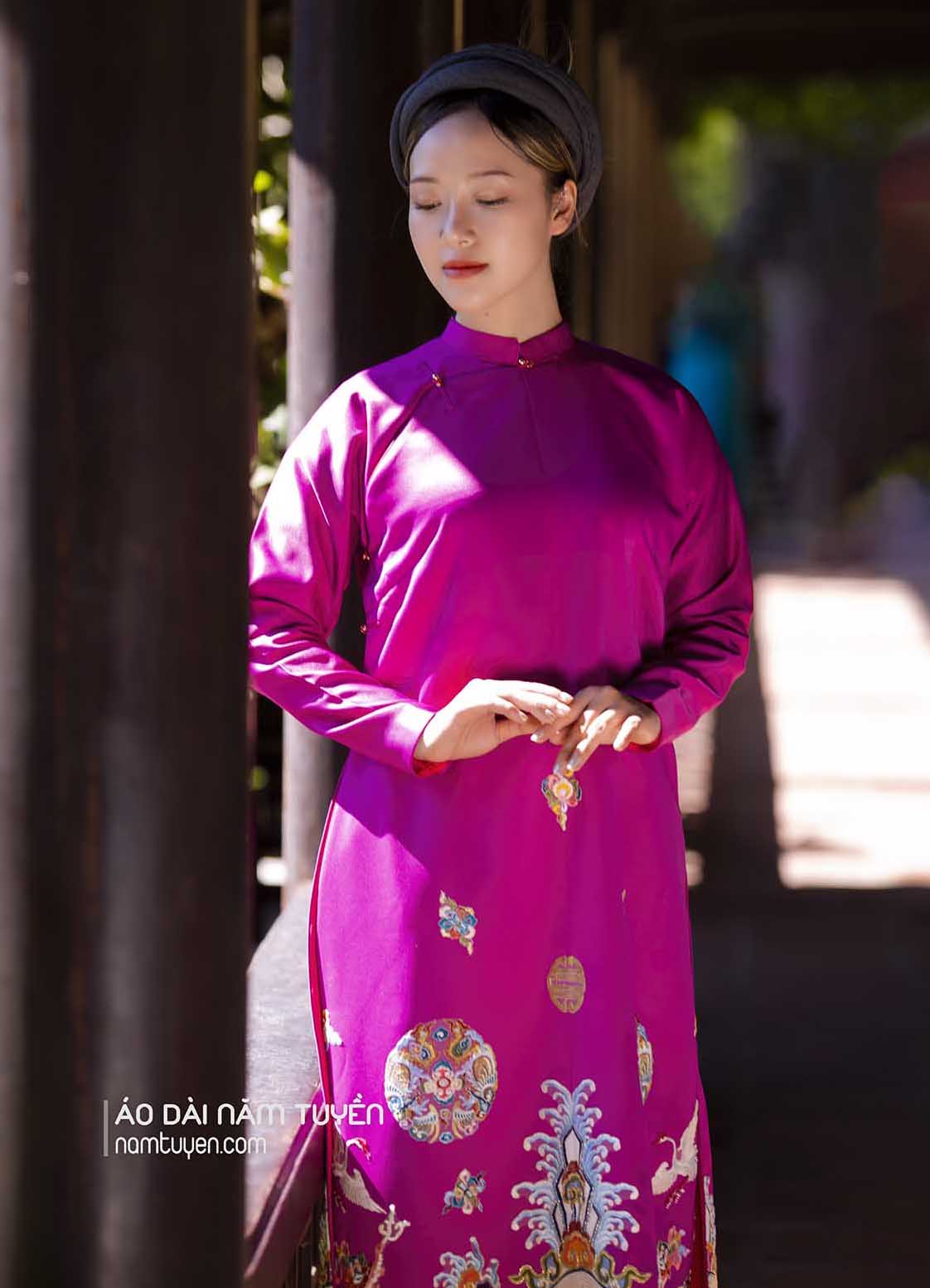 Áo dài thêu