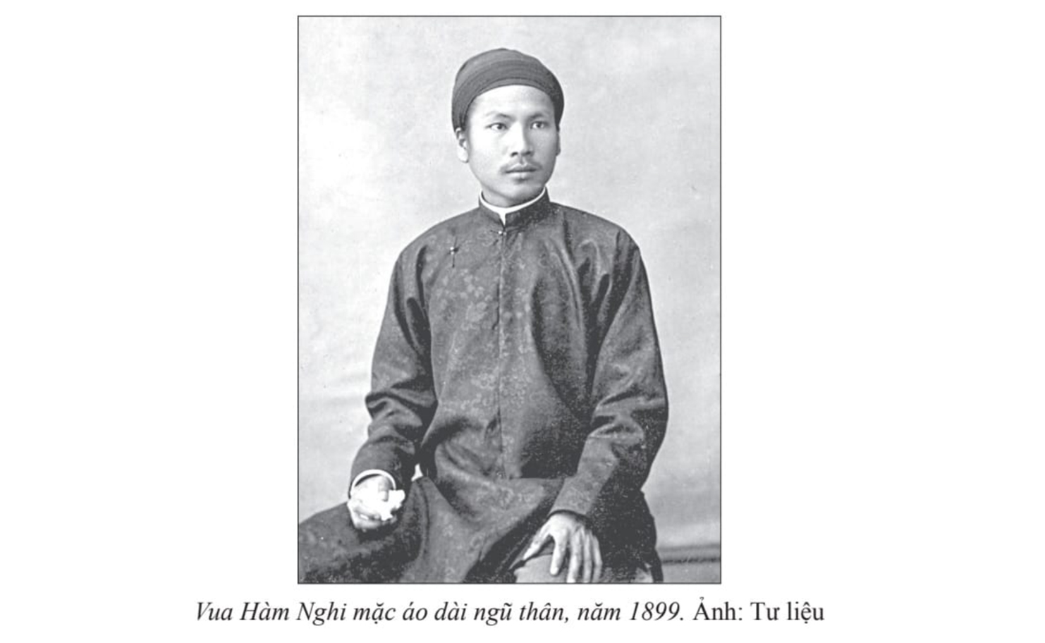 Nghĩ về bộ Quốc phục dành cho nam giới 